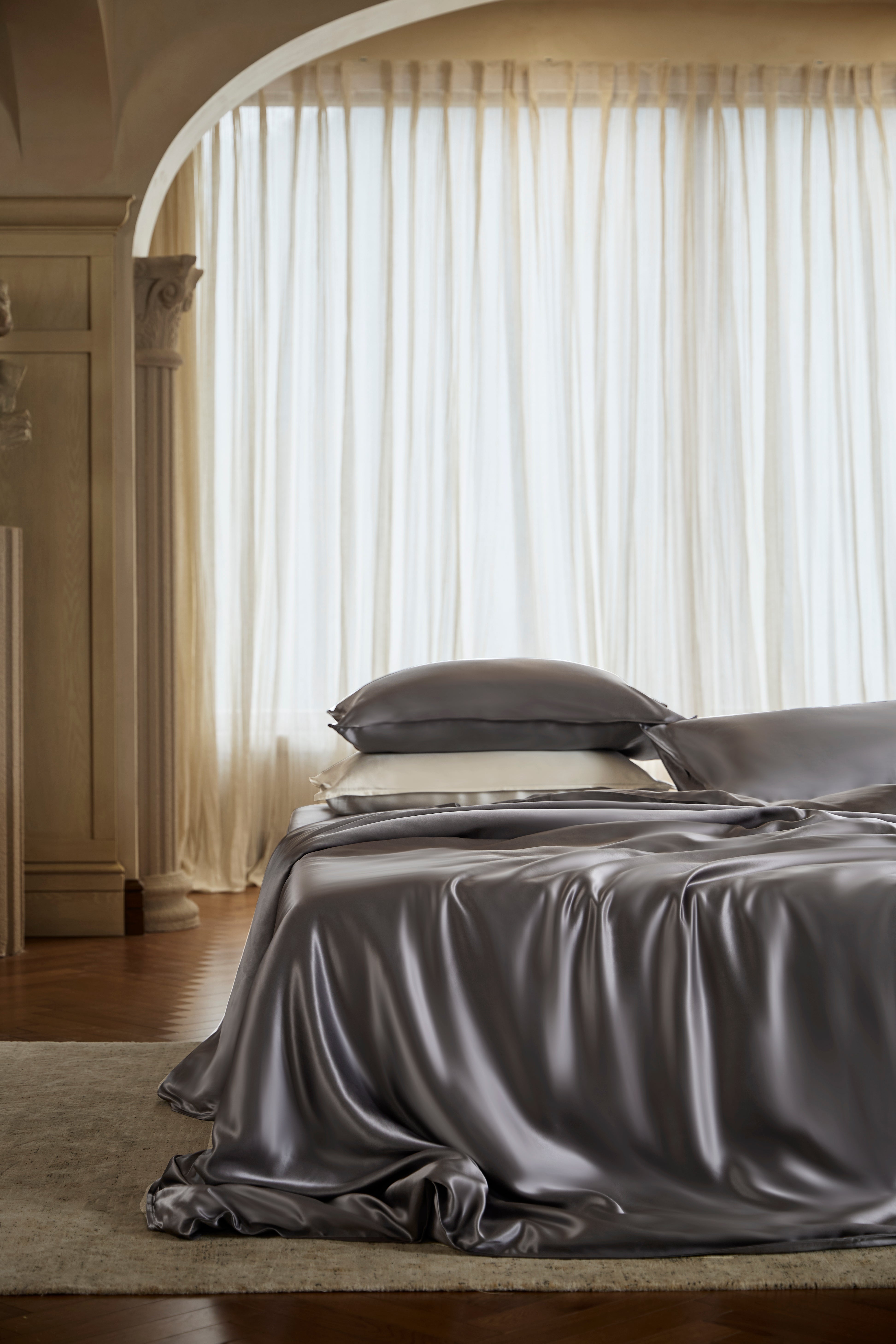 100% 25MM Mulberry Silk Move-in Bundle (4 Pcs)