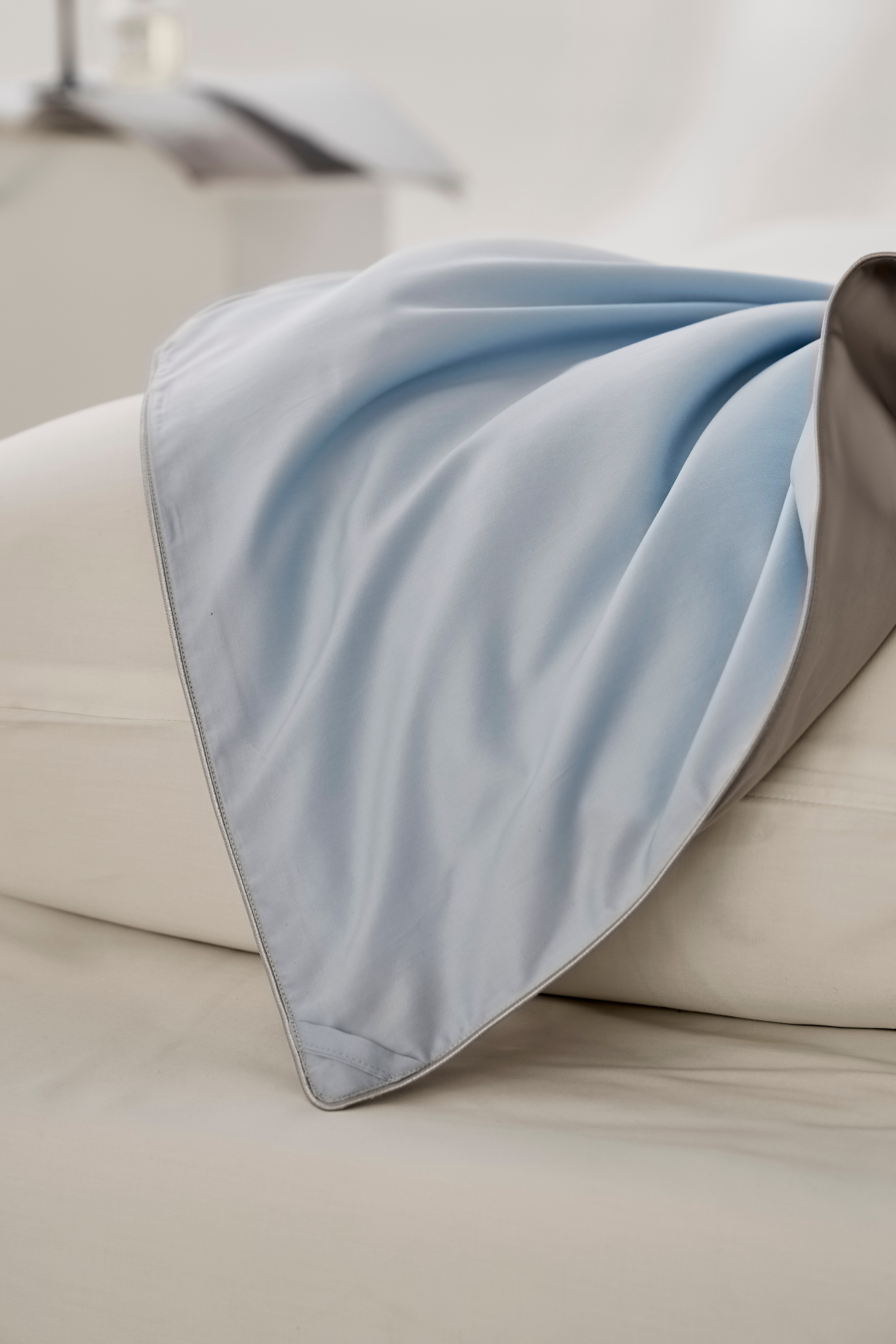 Mulberry Silk filling comforter + Tencel-cotton external shell