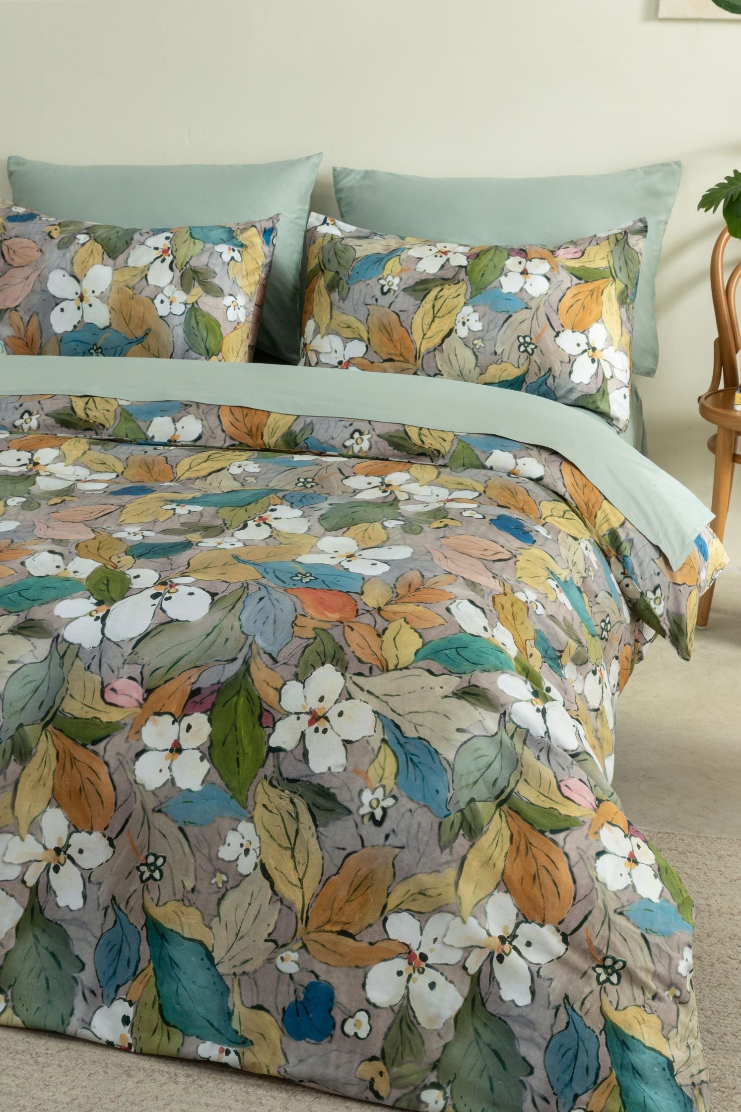 Classic Cotton Bedding Sets - Dogwood Serenade Duvet Cover + Rainee Sheet Set - 7 piece set