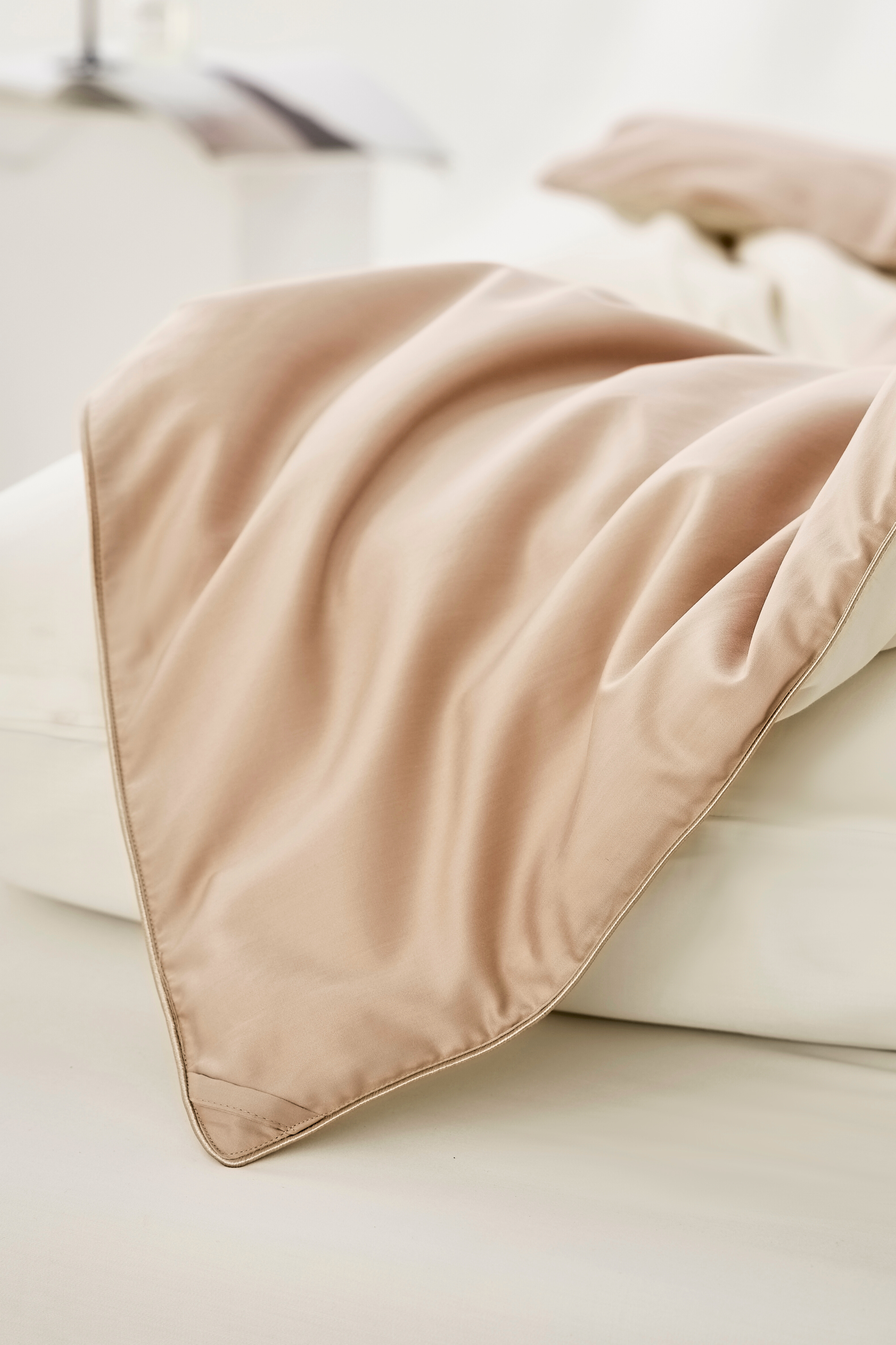 Mulberry Silk filling comforter + Tencel-cotton external shell