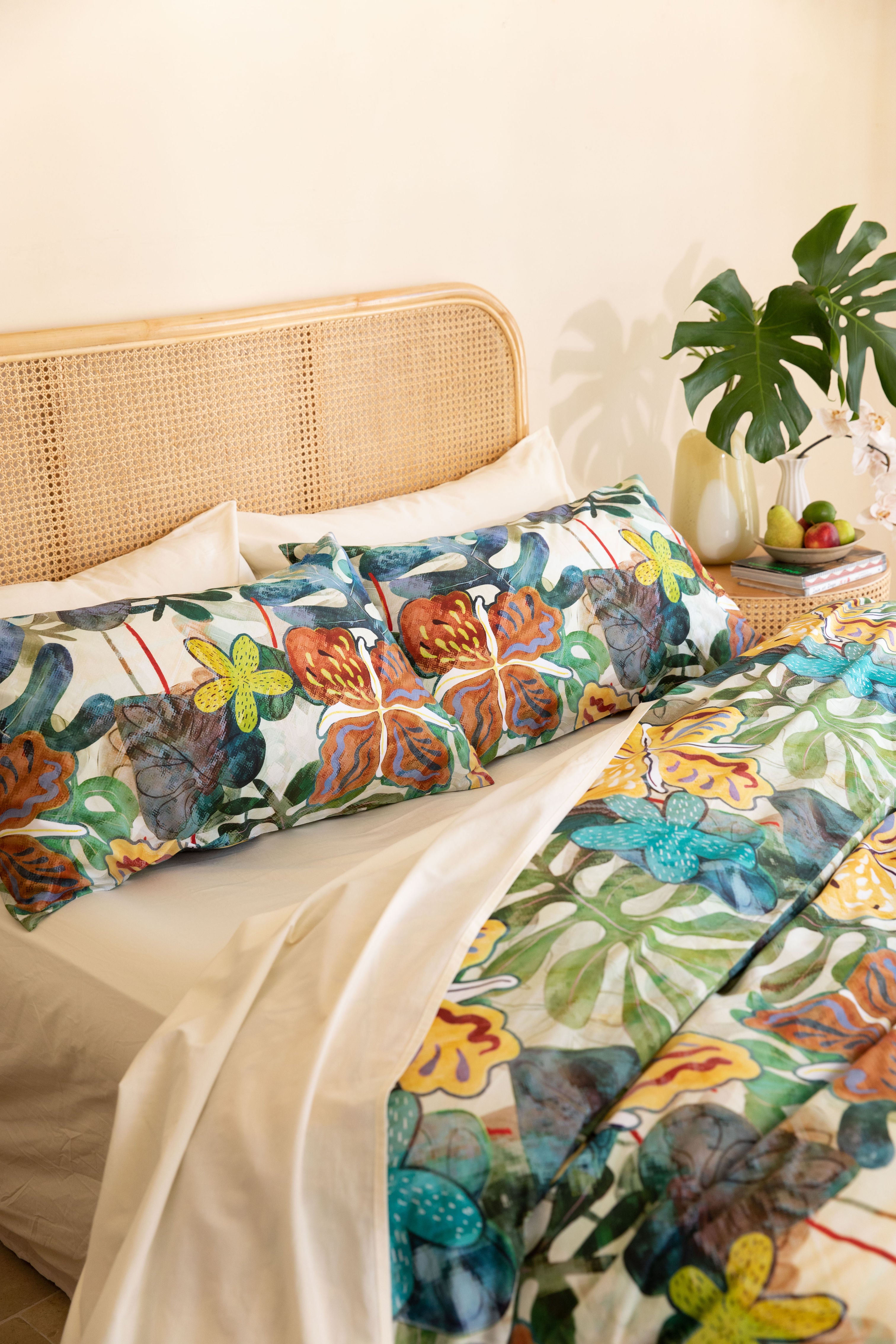 Classic Cotton Bedding Sets - The Tropical Plants Duvet Cover + Creamy White Bedding Set - 7 piece set