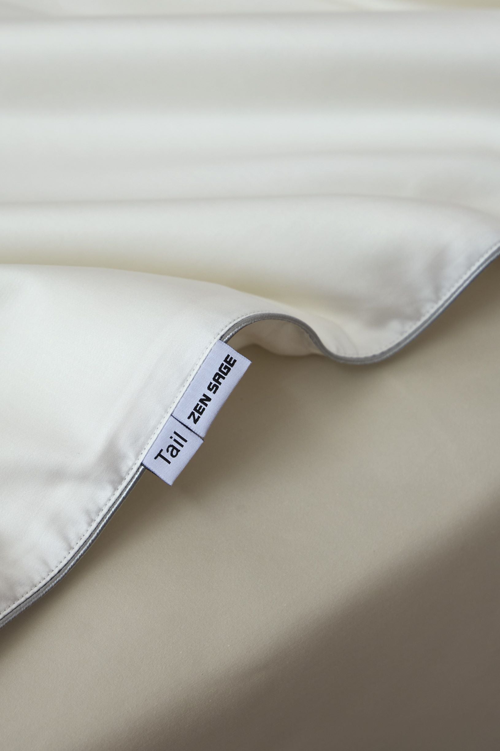 Mulberry Silk filling comforter + Tencel-cotton external shell