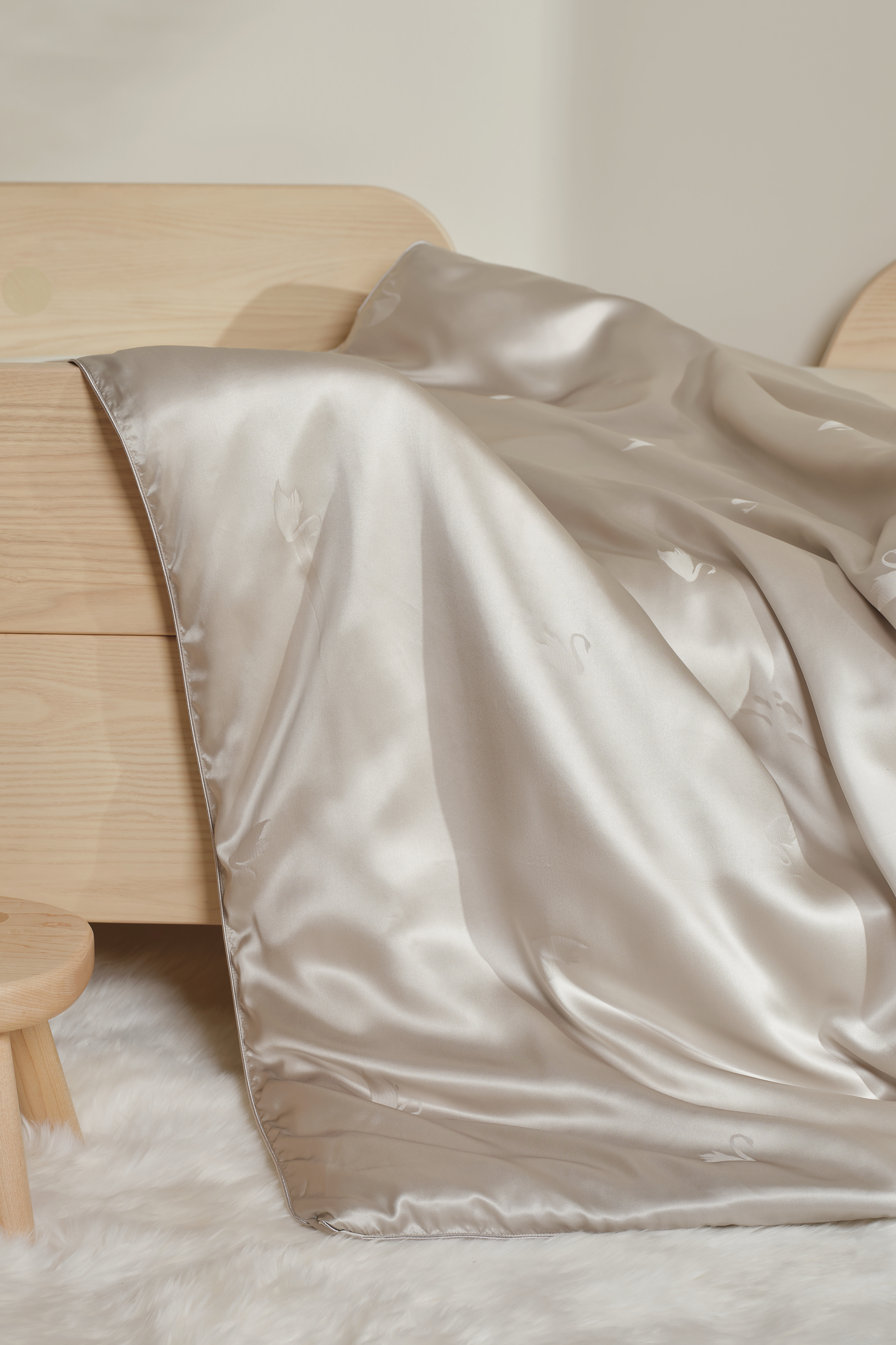 Baby Swan Mulberry Silk Comforter & Duvet Bundle