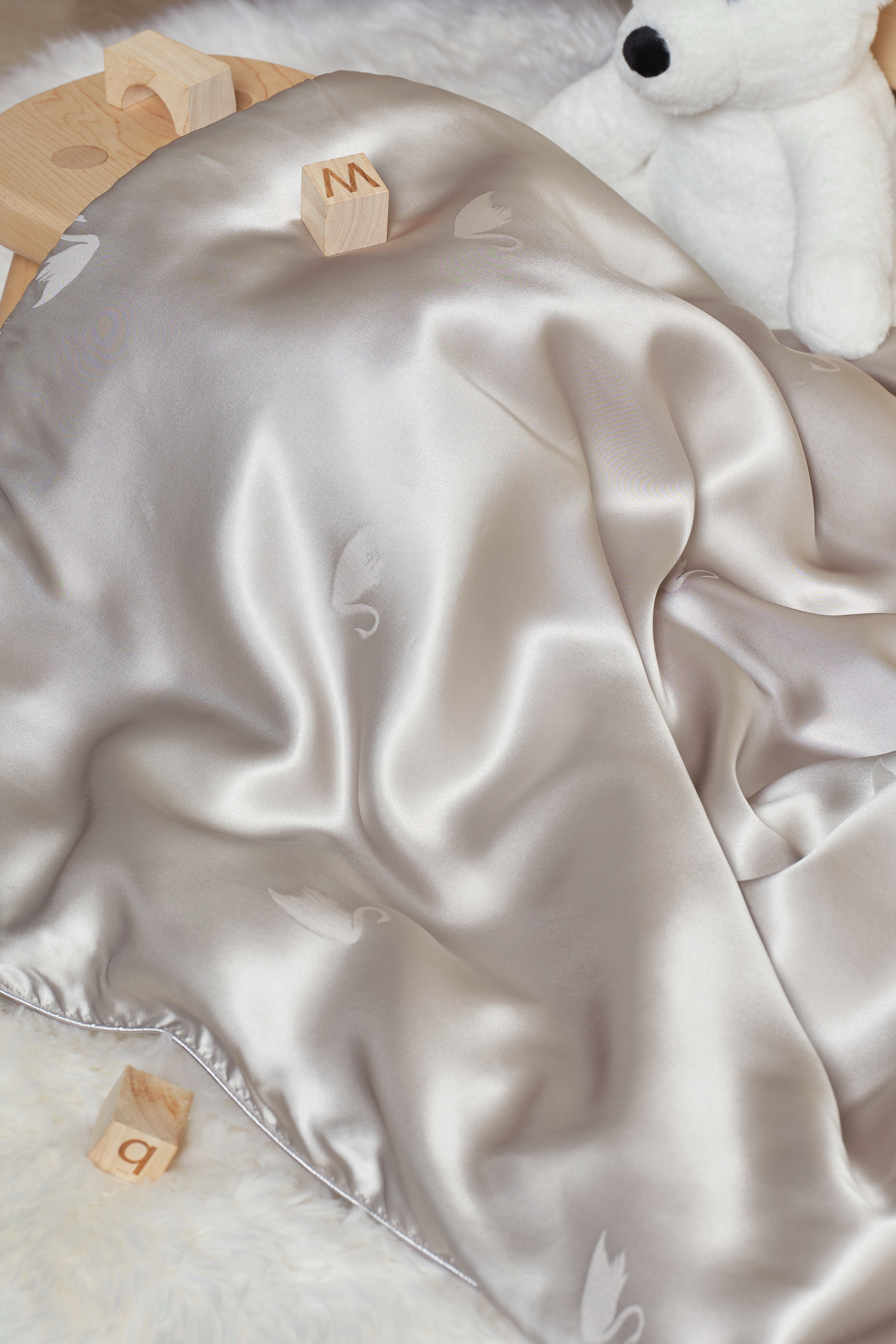 Baby Swan Mulberry Silk Comforter & Duvet Bundle