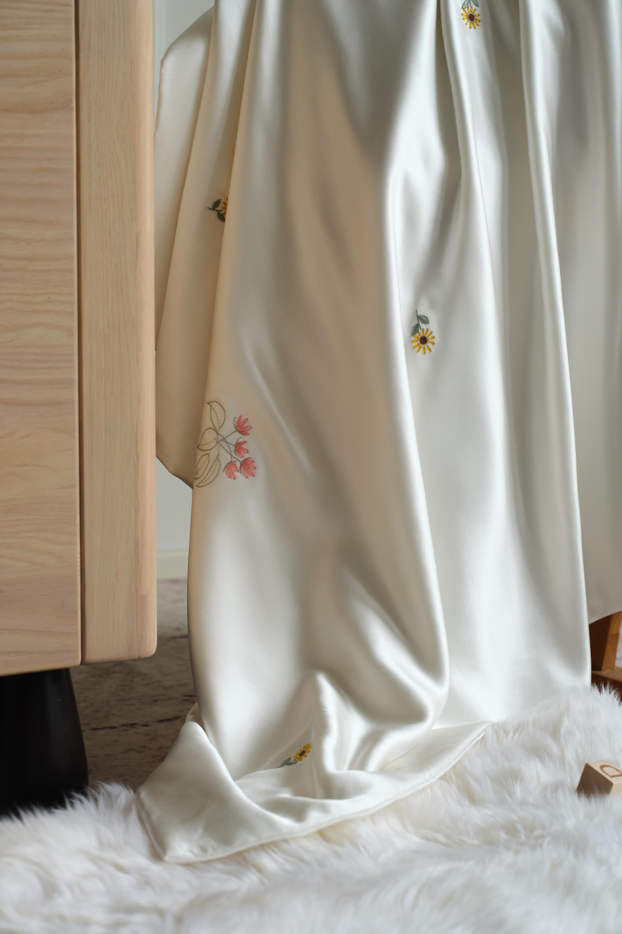 苏州手工刺绣丝绸婴儿毯