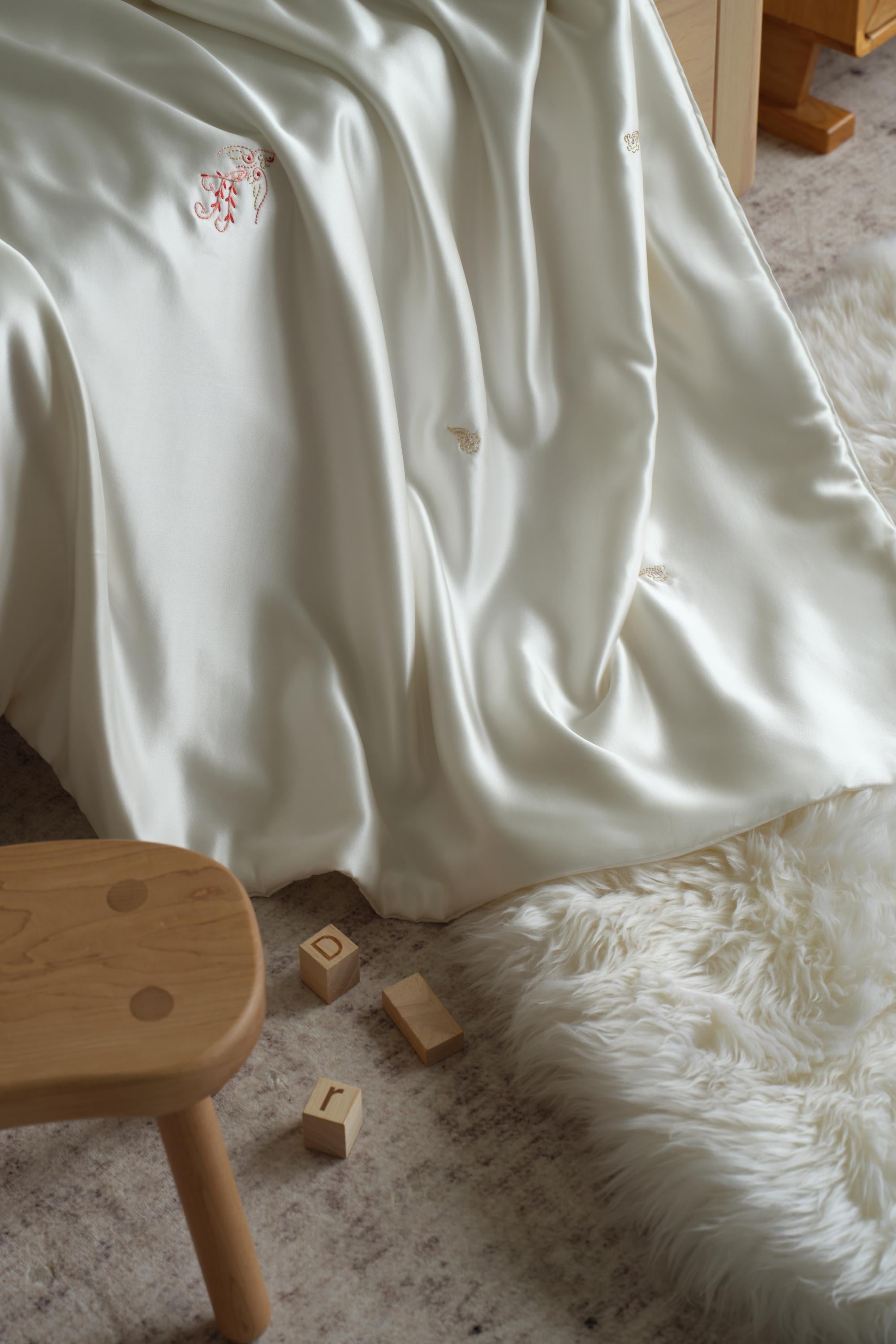 苏州手工刺绣丝绸婴儿毯