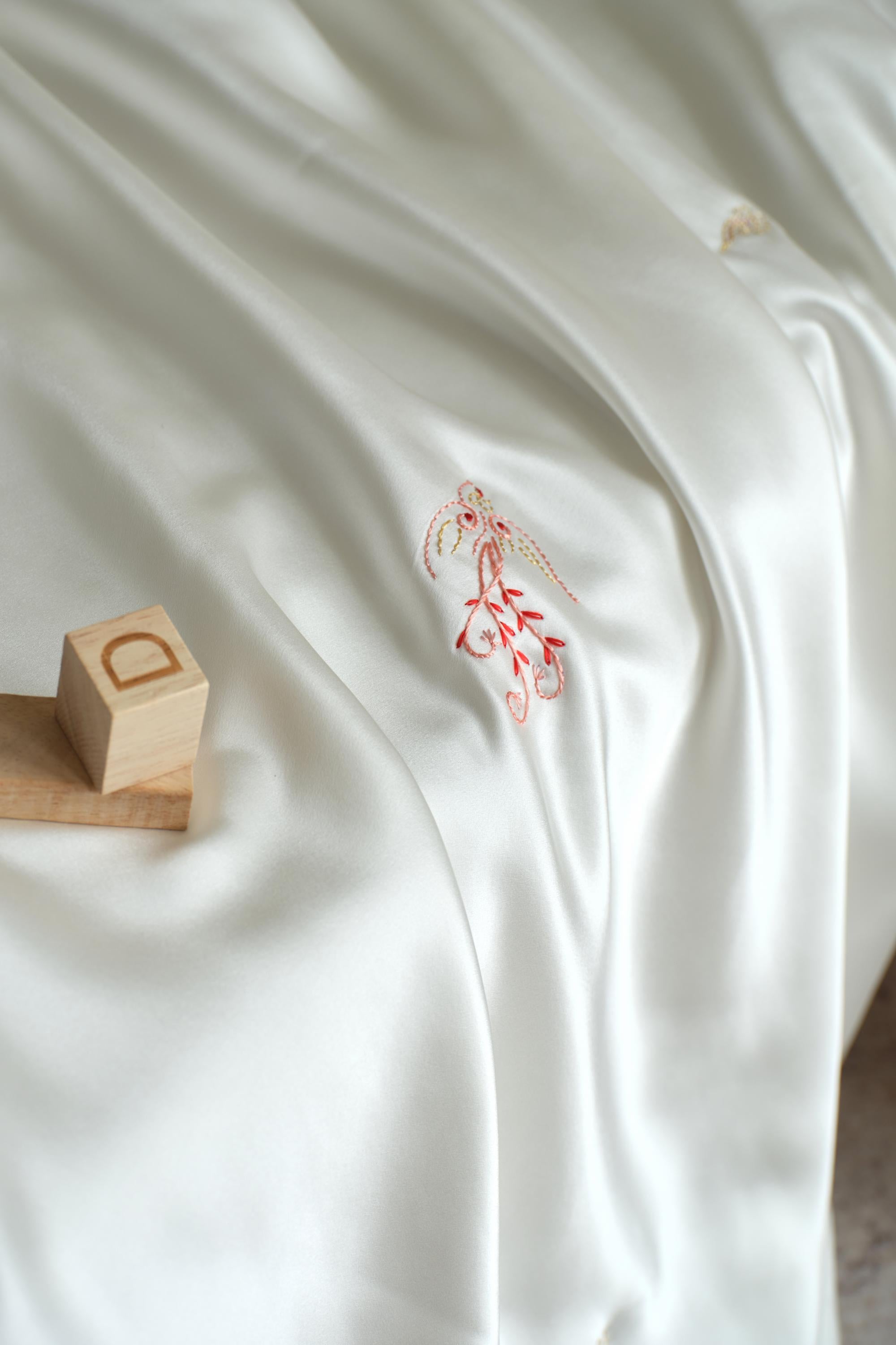 苏州手工刺绣丝绸婴儿毯