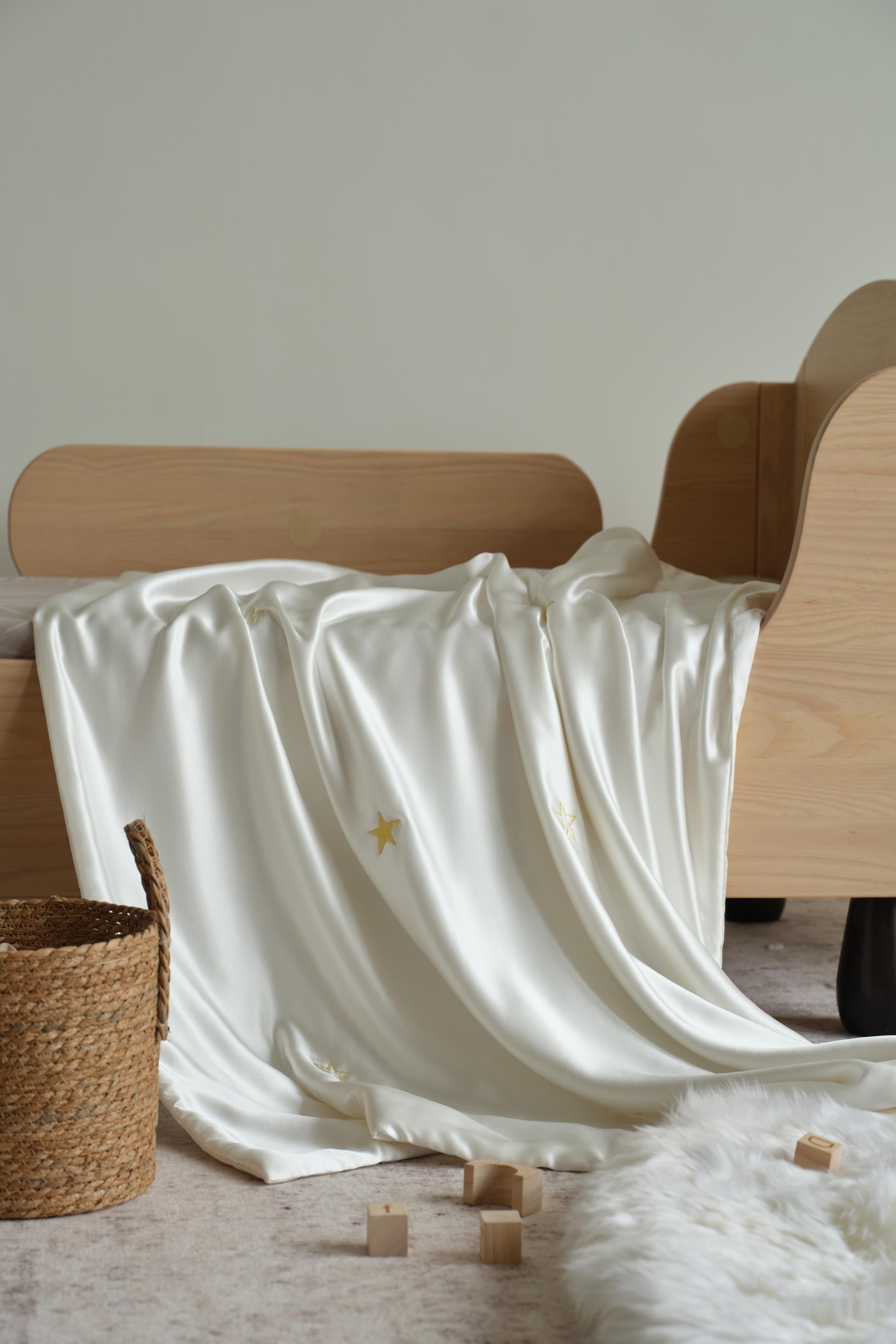 苏州手工刺绣丝绸婴儿毯