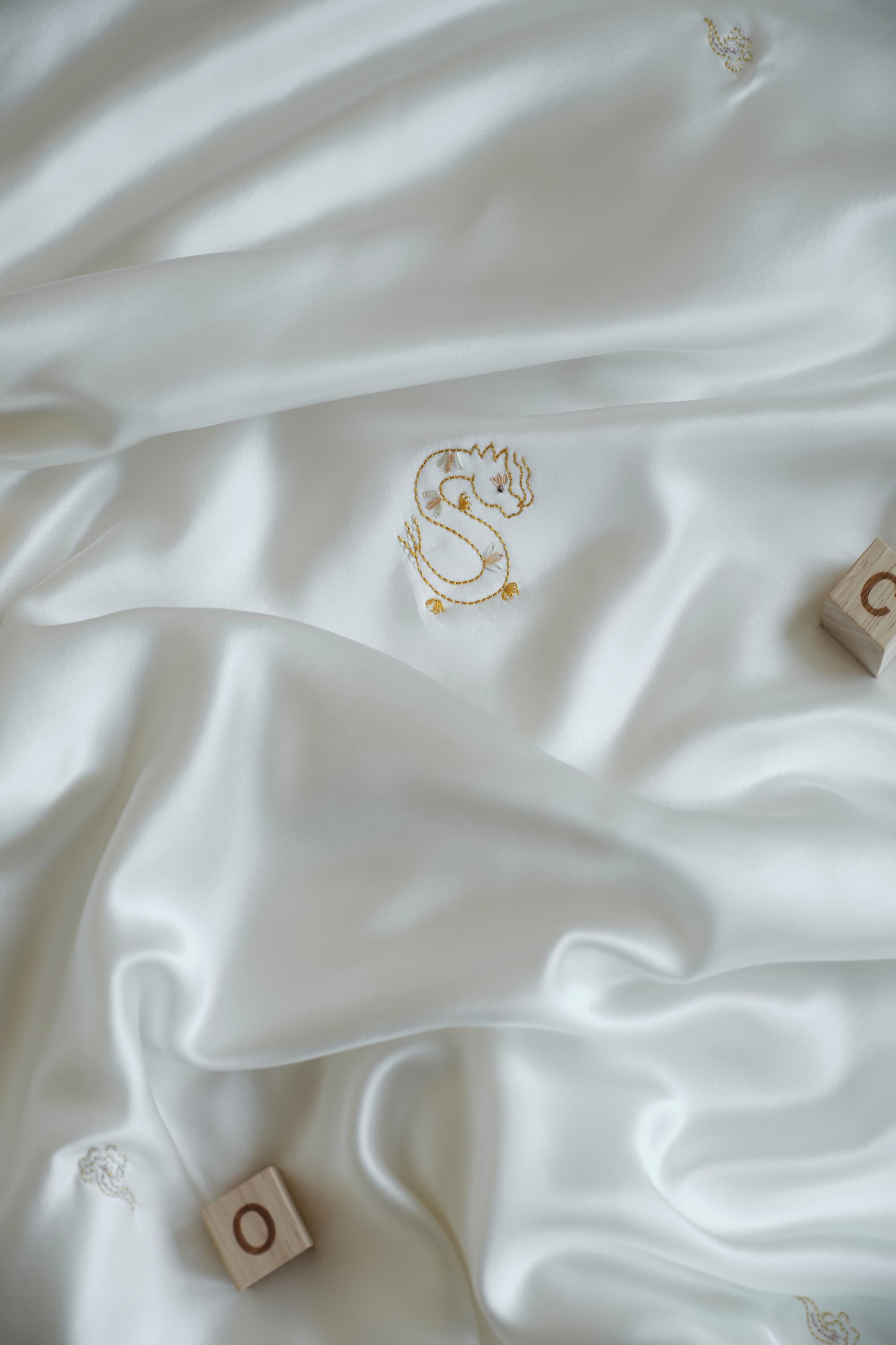 苏州手工刺绣丝绸婴儿毯