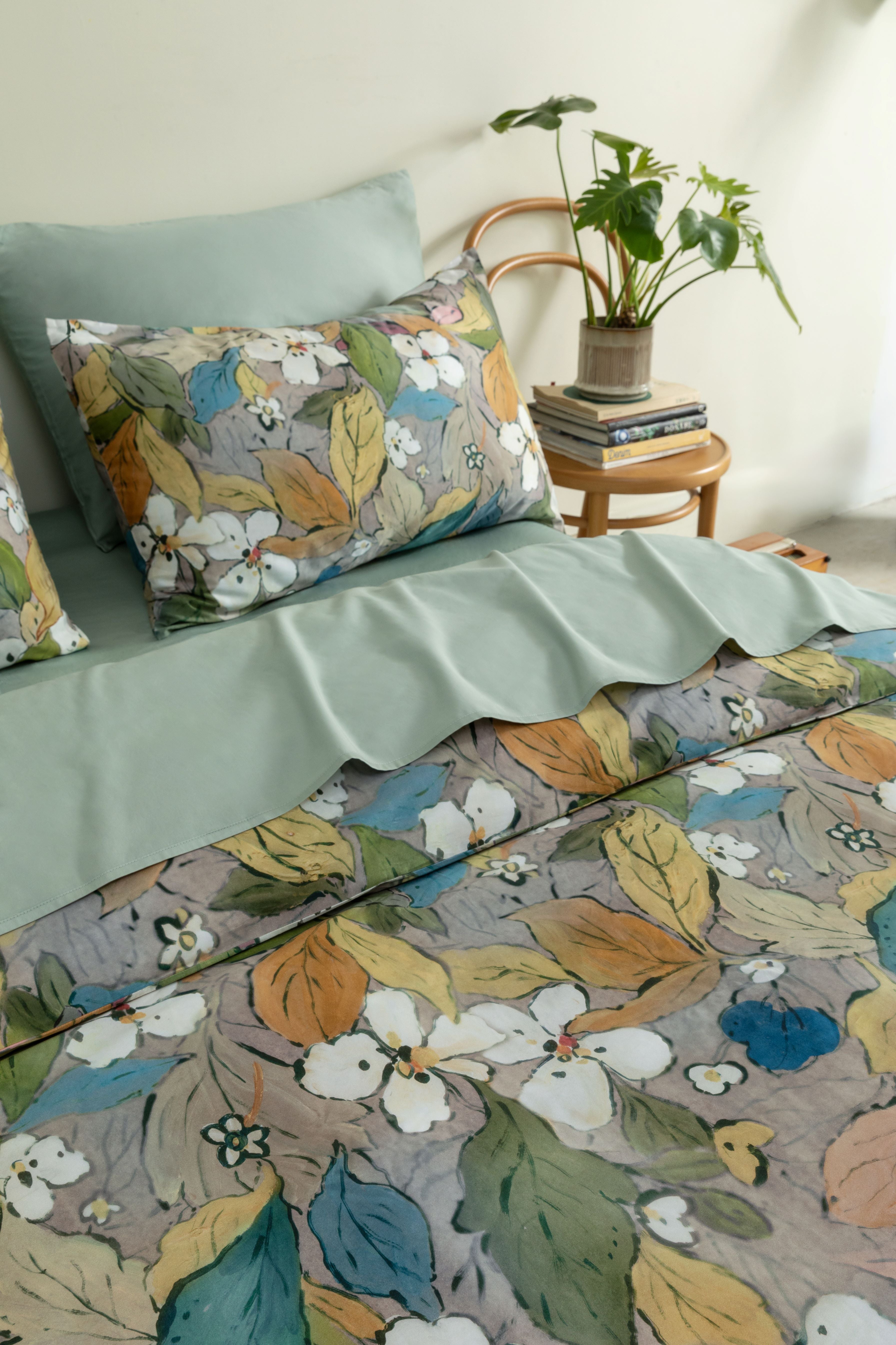 Classic Cotton Duvet Cover Set - Dogwood Serenade