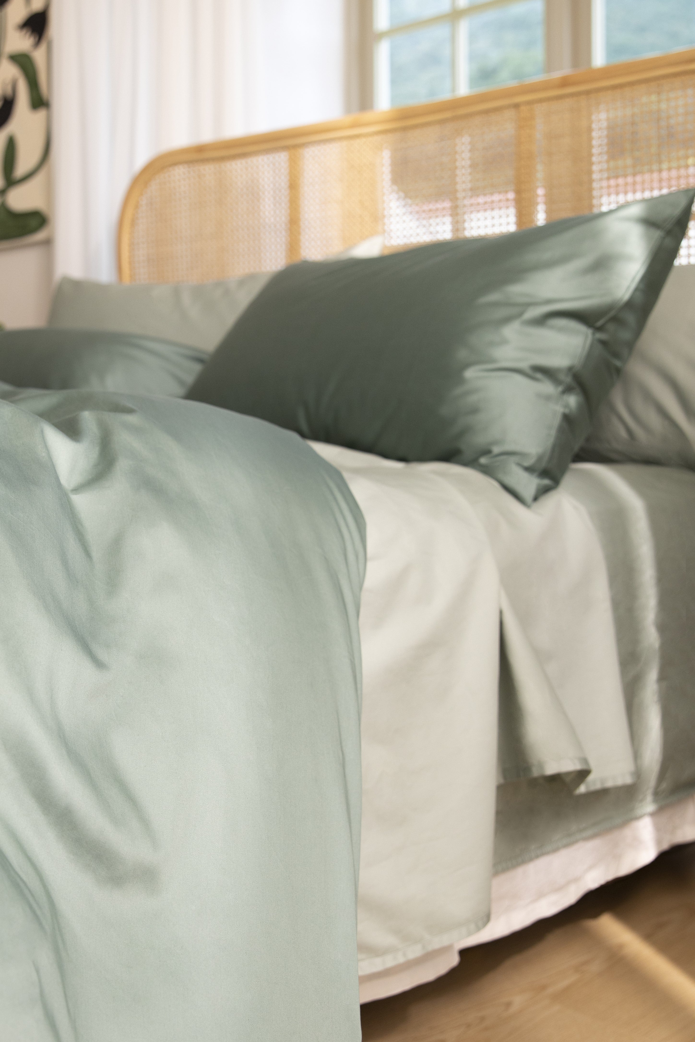 Classic Cotton Bedding Sets - The Sage Green Duvet Cover + Rainee Sheet Set - 5 piece set