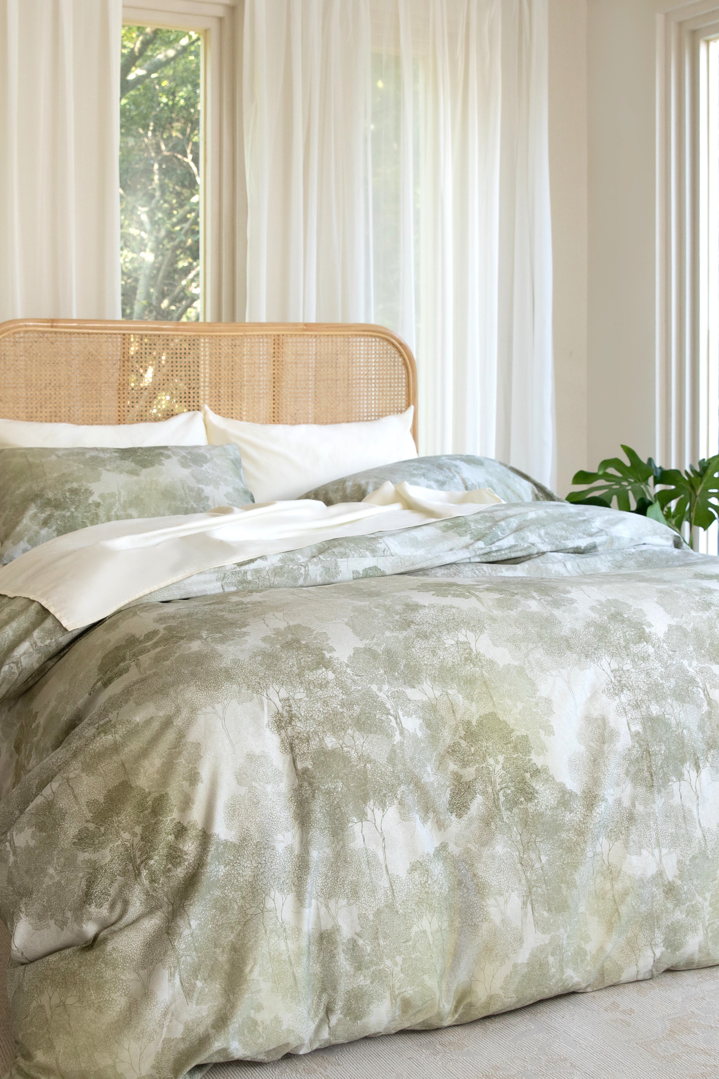 Classic Cotton Bedding Sets - Olive Tree Duvet Cover + Creamy White Sheet Set - 7 piece set